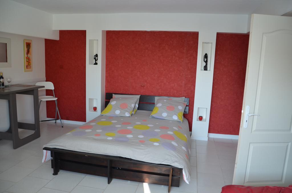 Bed and Breakfast Jardin De Marceau Blasimon Pokoj fotografie